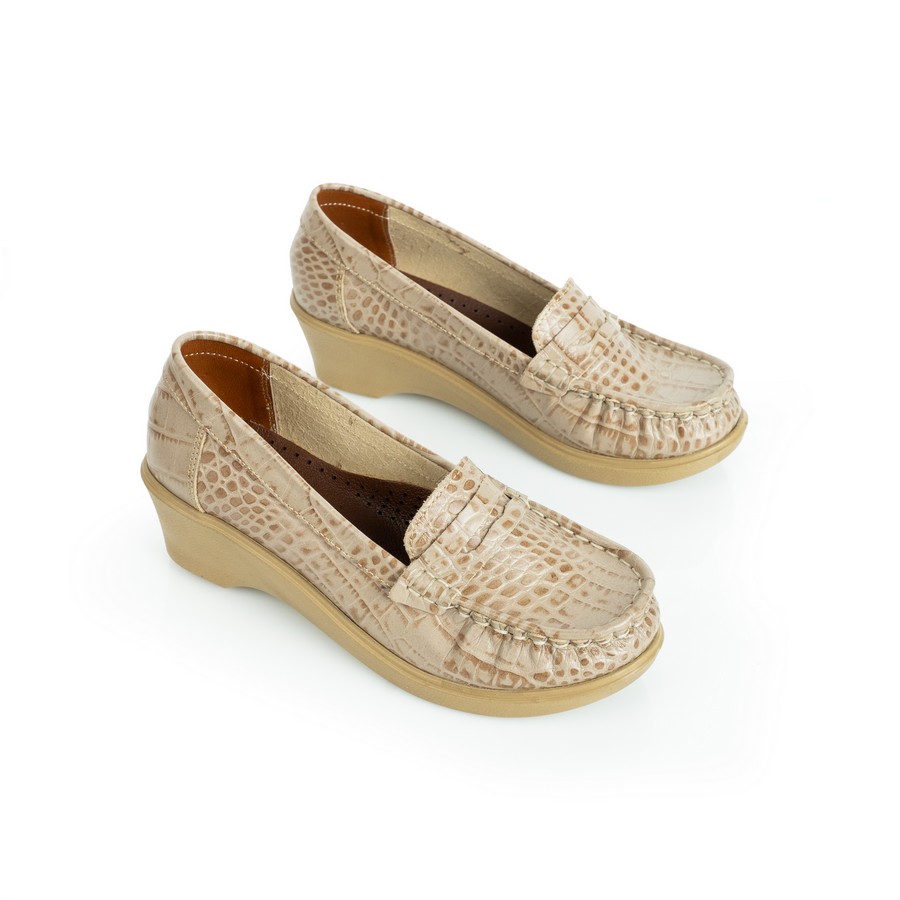 شوز حريمي جلد لازار طبيعي بنعل بلوتان طبي طري وارتفاع نعل 4 سم


